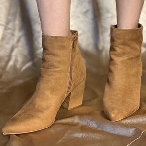 Beige suede square heeled ankle boots pointed toe new never worn size 8